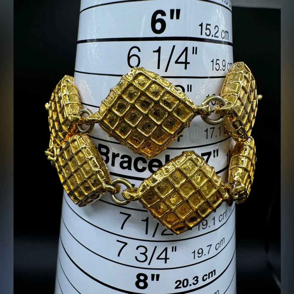 LOT 1455 24K gold plated CHANEL vintage bracelet